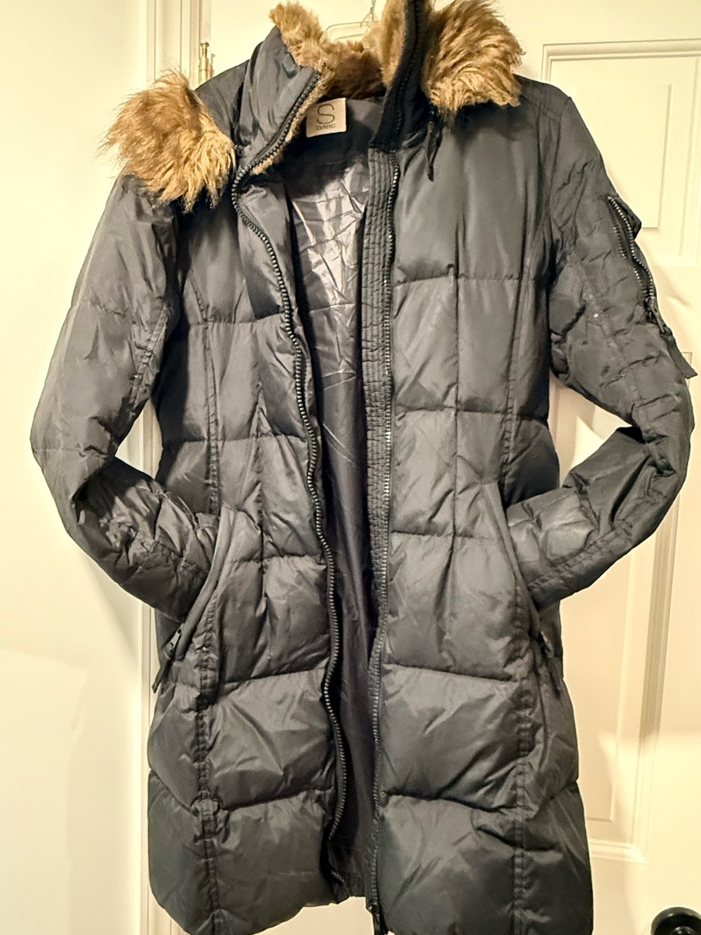 S13 Long Black Quilted Puffer Coat with Faux Fur Hood